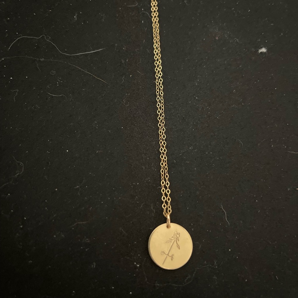 Plated Gold Pendant Necklace Sagittarius flower